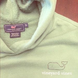 Authentic Vineyard Vines hoodie! 🔥